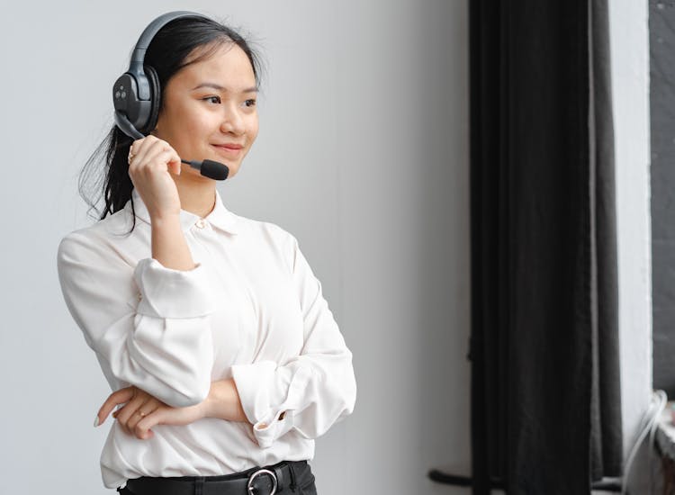 MommyGo is the landing page for MommyGo App, and app for mothers to Get The Help they Need On The Go and for helpers to find clients to work with.